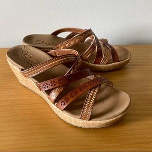 NIB SKECHERS LUXE FOAM SANDALS